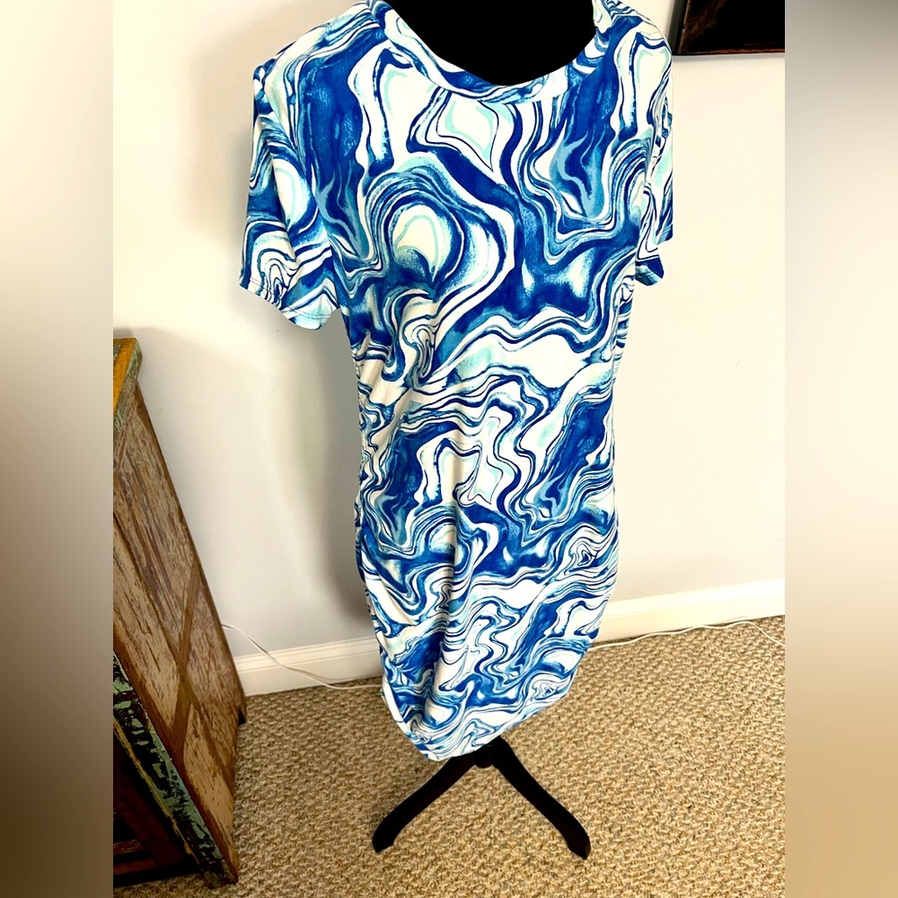 Blue and White Patterned Midi Tshirt dress XXL